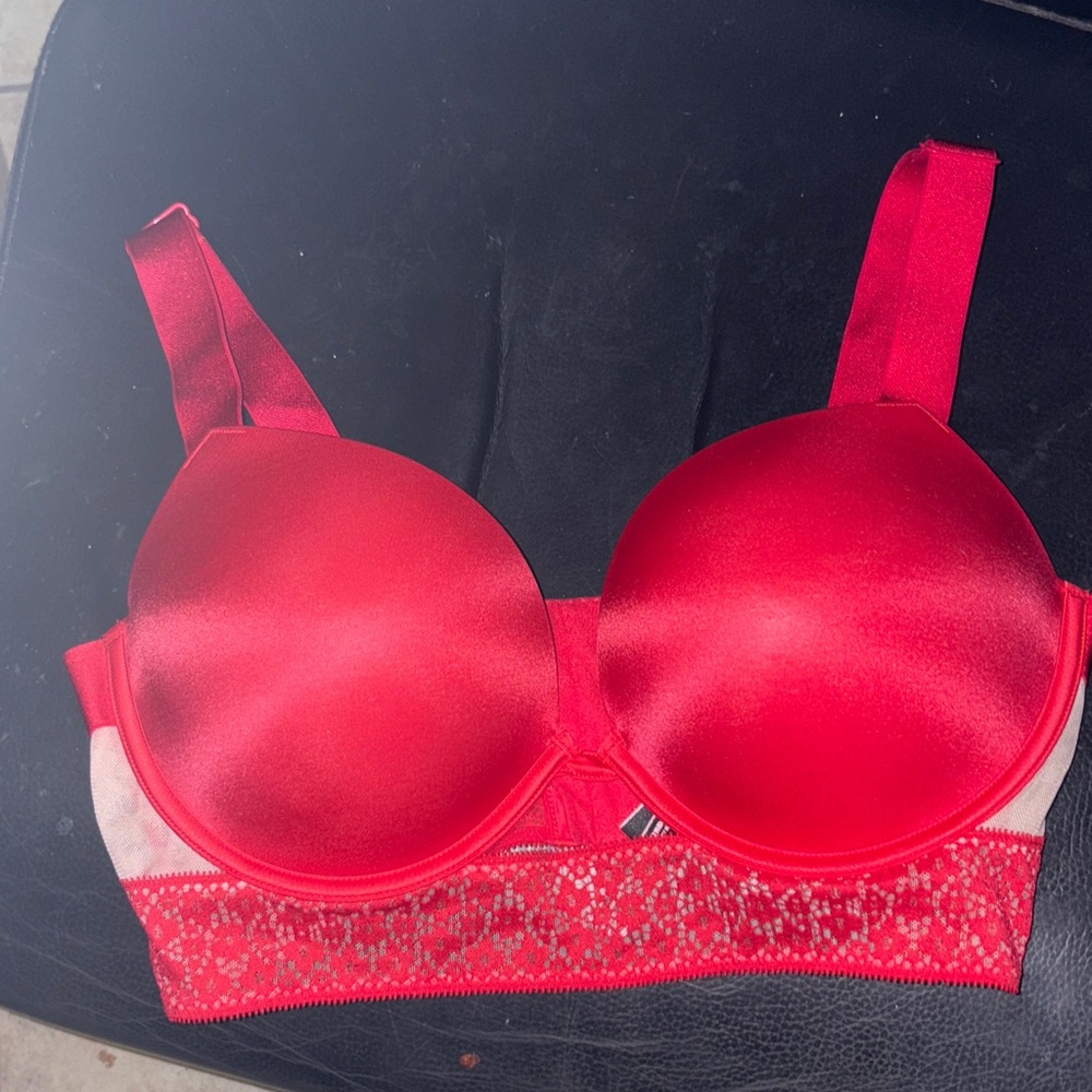 Victoria's Secret Vibrant Red Lace Bra